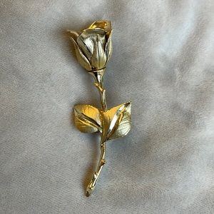 Rose Brooch in Gold